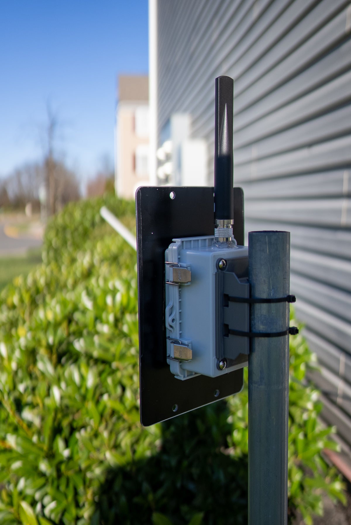 Meshtastic Enclosure Pole Zip Tie Mount