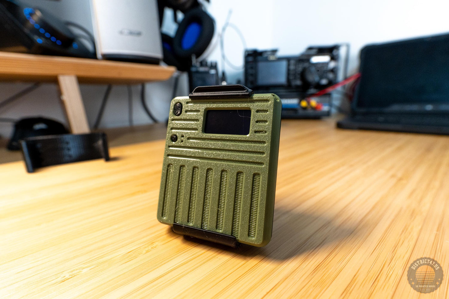 Meshtastic Portable Pager Node with 2,000mah battery.